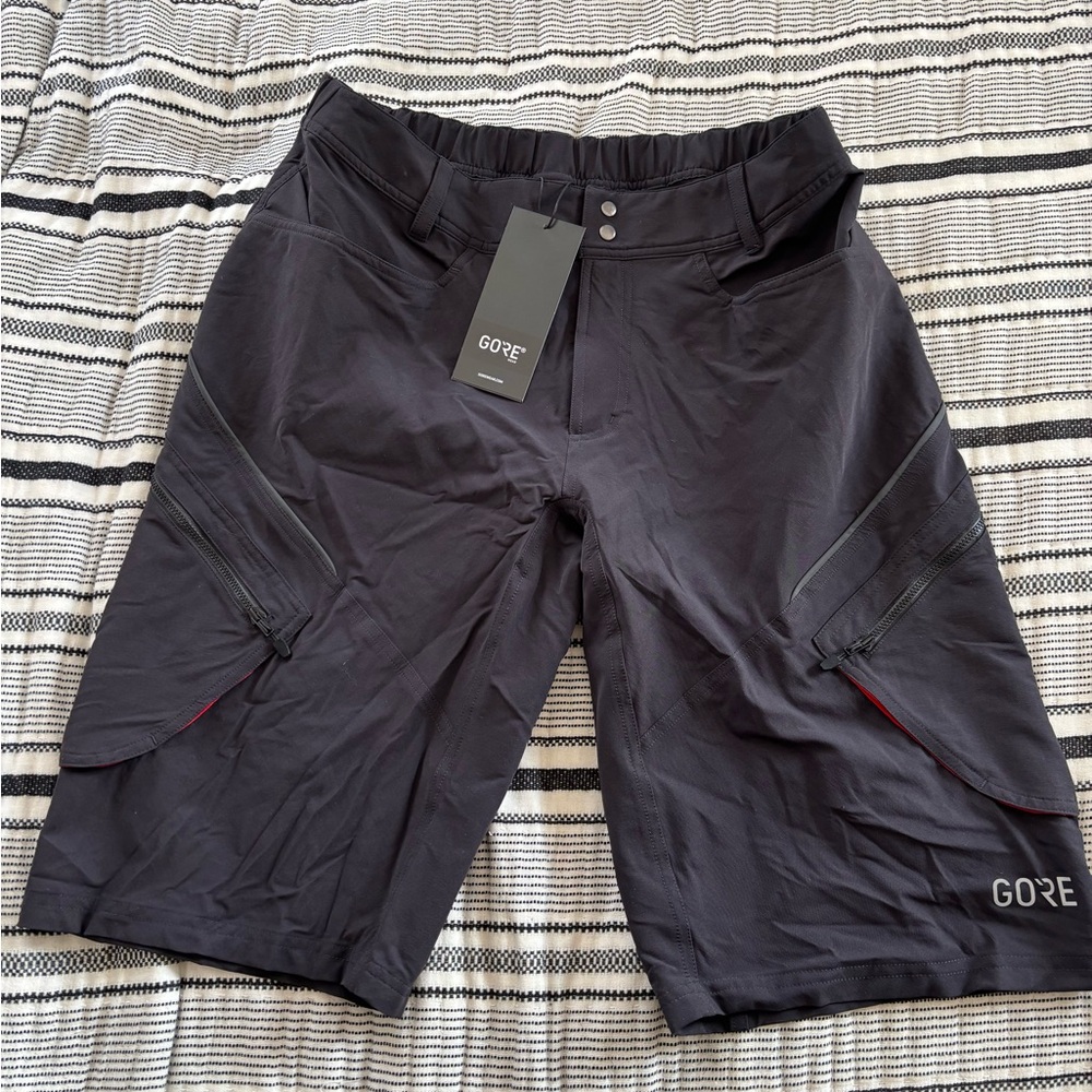 Men’s Gore Trail shorts